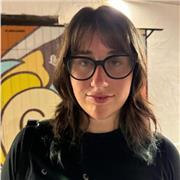 Profesora de inglés para todos los niveles. Ha vivido en EE UU 3 años, c2 de inglés.